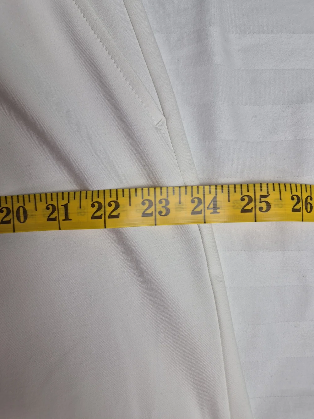 XL Uniqlo Cream Wide-Leg Dress Pants